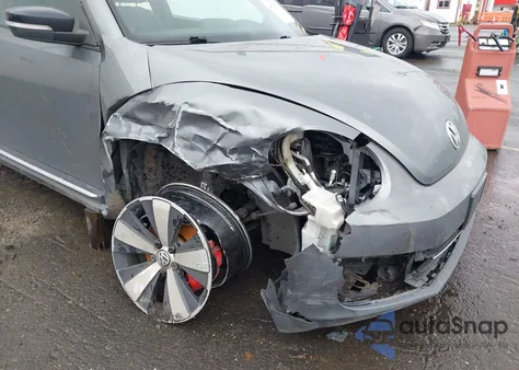 2013 Volkswagen Beetle 2.0T Turbo из США, поврежденный, VIN 3VWV67AT1DM660053